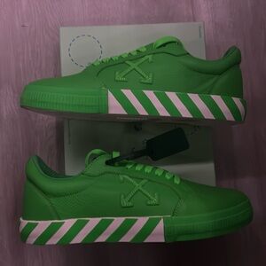 Off white vulc sneakers green size 12